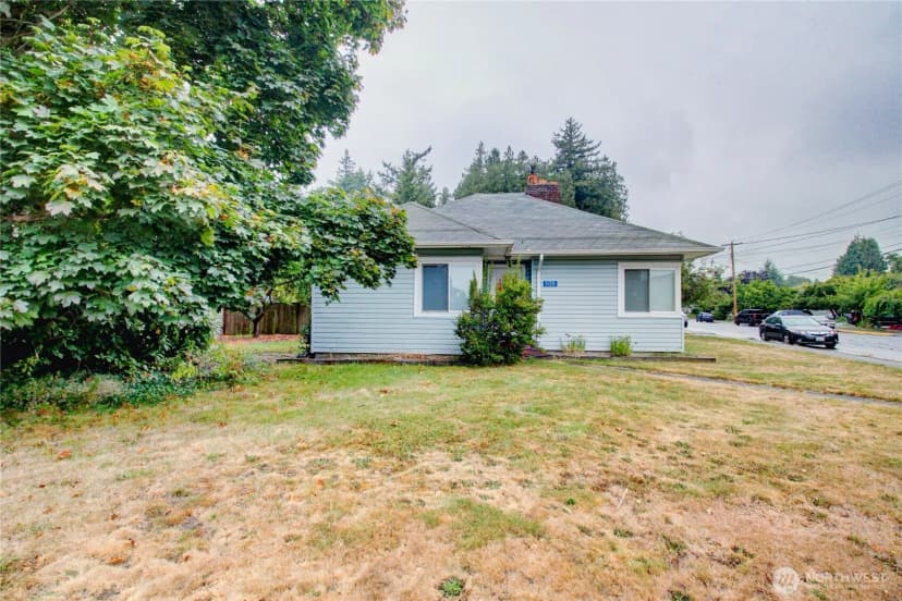 Property photo for 1135 E Orange Avenue, Burlington photo 28