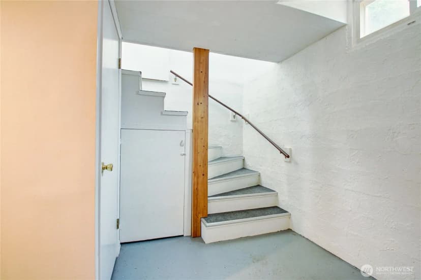 Property photo for 1135 E Orange Avenue, Burlington photo 16