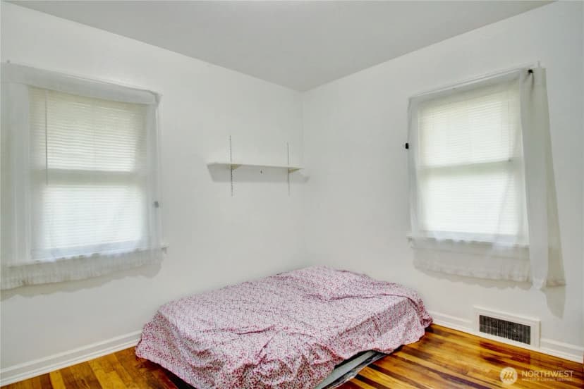Property photo for 1135 E Orange Avenue, Burlington photo 15