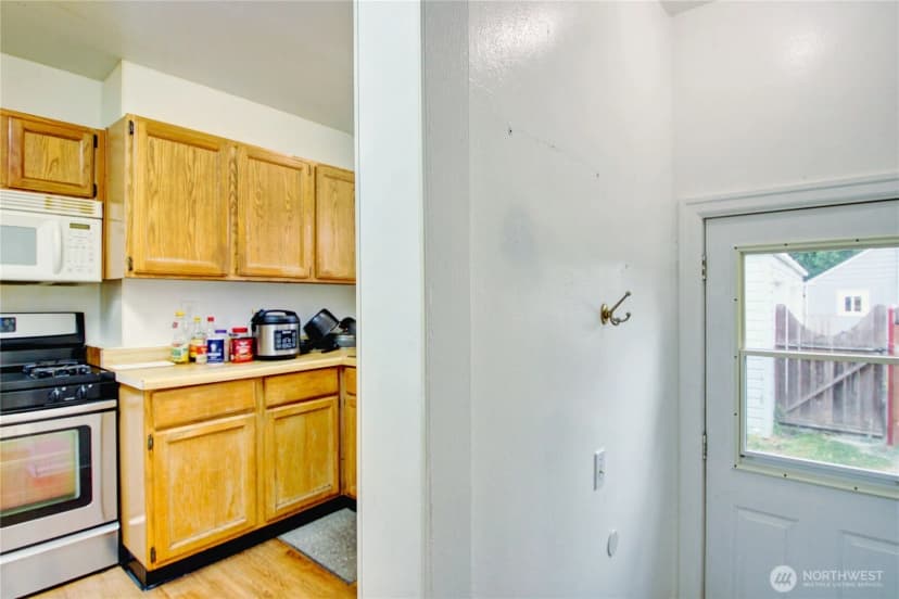 Property photo for 1135 E Orange Avenue, Burlington photo 7