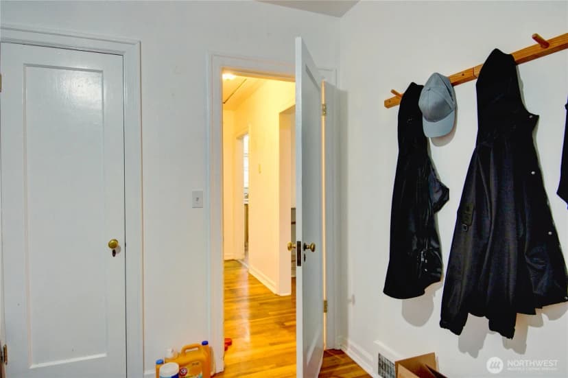 Property photo for 1135 E Orange Avenue, Burlington photo 13