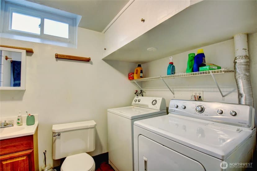 Property photo for 1135 E Orange Avenue, Burlington photo 21