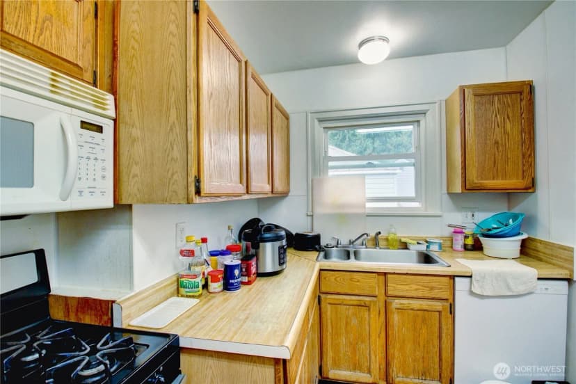 Property photo for 1135 E Orange Avenue, Burlington photo 8