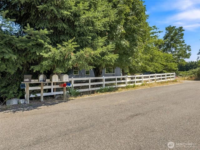 Property photo for 10723 59th Avenue E, Puyallup photo 2