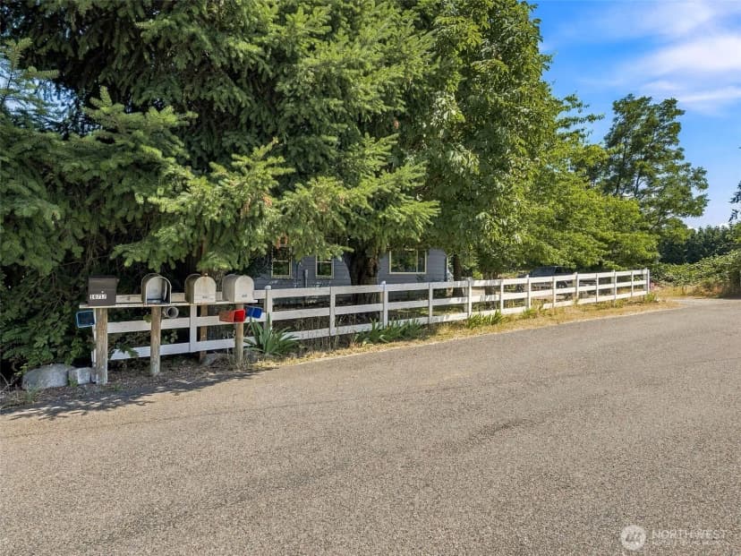 Property photo for 10723 59th Avenue E, Puyallup photo 2
