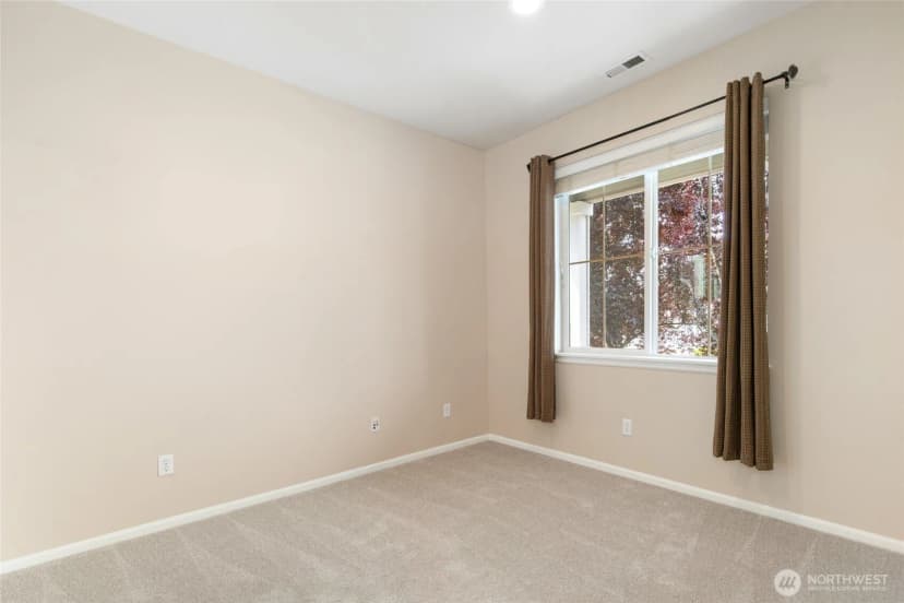 Property photo for 28517 70th Drive Nw, Stanwood photo 16