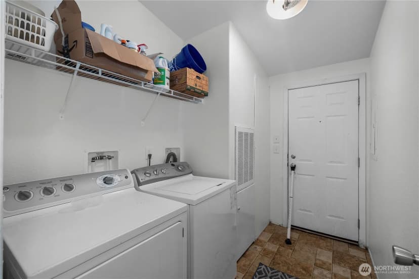 Property photo for 451 E Lakeshore Dr W, Shelton photo 15