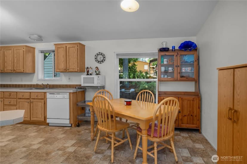 Property photo for 451 E Lakeshore Dr W, Shelton photo 6