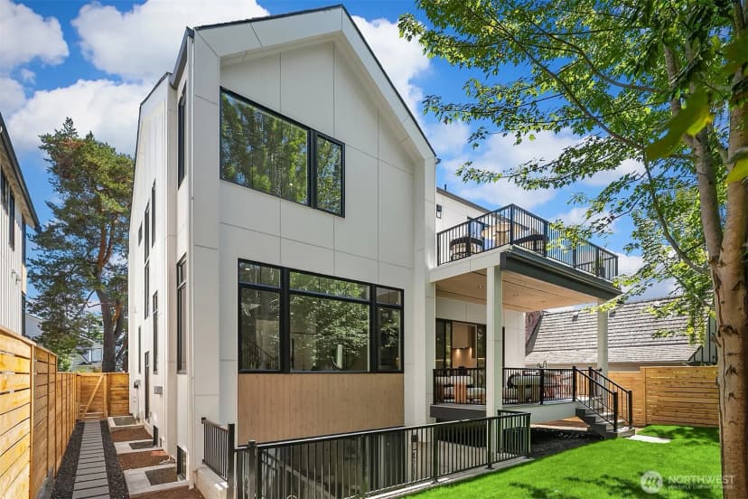 Property photo for 4231 53rd Avenue Ne, Seattle photo 18