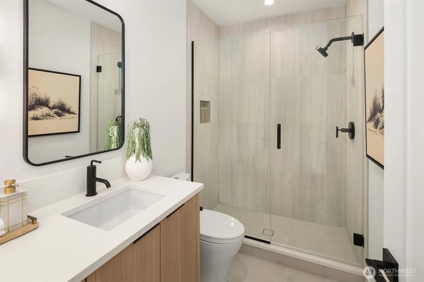 Property photo for 4231 53rd Avenue Ne, Seattle photo 17