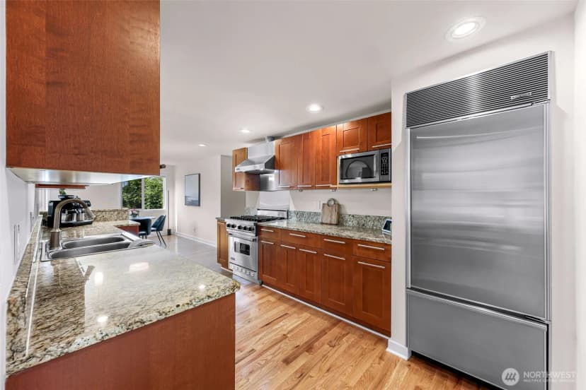 Property photo for 5717 59th Avenue Ne, Seattle photo 9