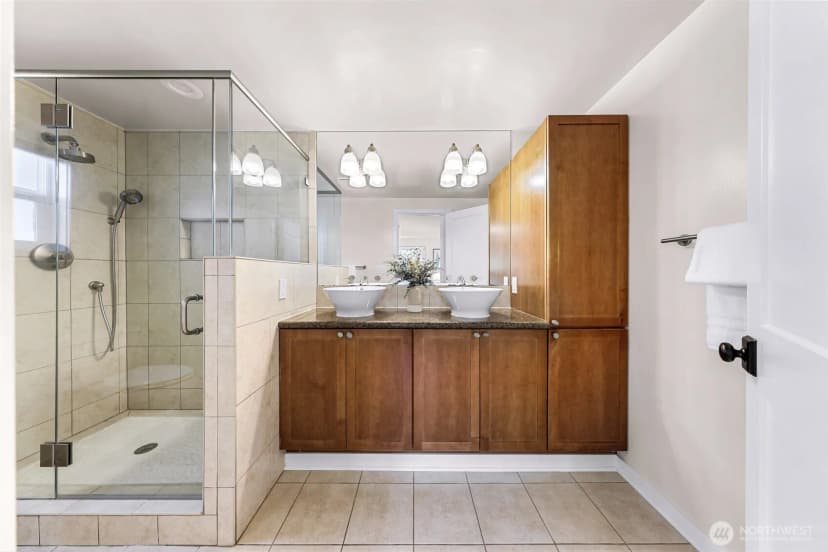 Property photo for 5717 59th Avenue Ne, Seattle photo 16