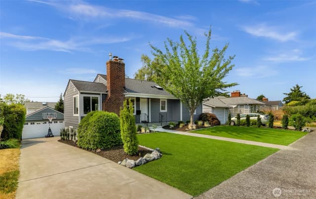 Property photo for 5717 59th Avenue Ne, Seattle photo 3
