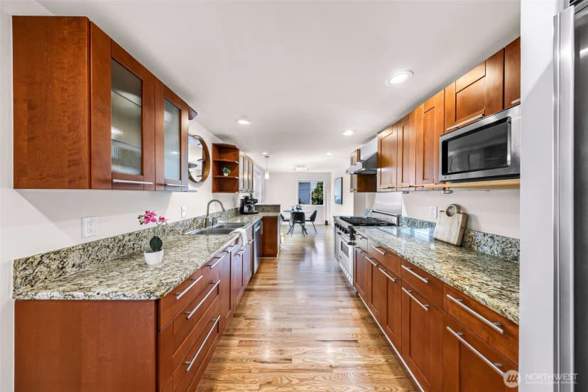 Property photo for 5717 59th Avenue Ne, Seattle photo 10