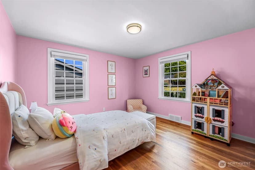 Property photo for 5717 59th Avenue Ne, Seattle photo 18