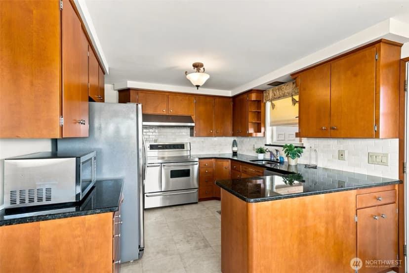 Property photo for 9304 23rd Avenue Nw, Seattle photo 13