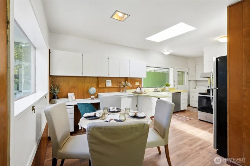 Property photo for 17056 26th Avenue Ne, Lake Forest Park photo 14