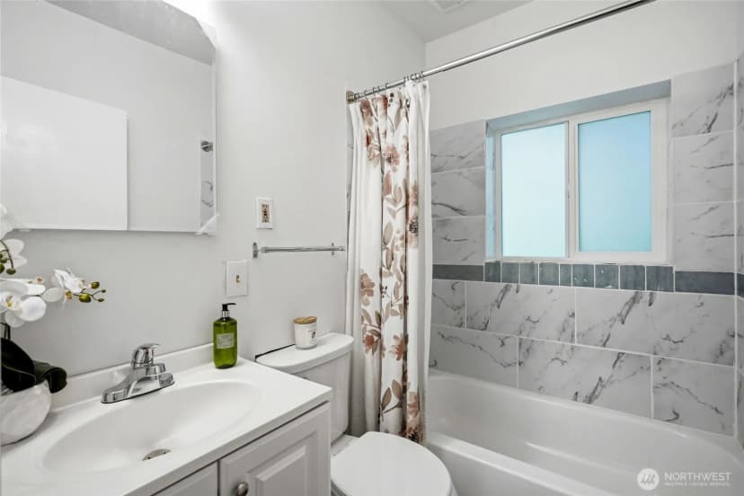 Property photo for 17056 26th Avenue Ne, Lake Forest Park photo 20