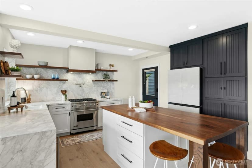 Property photo for 11728 Riviera Place Ne, Seattle photo 6