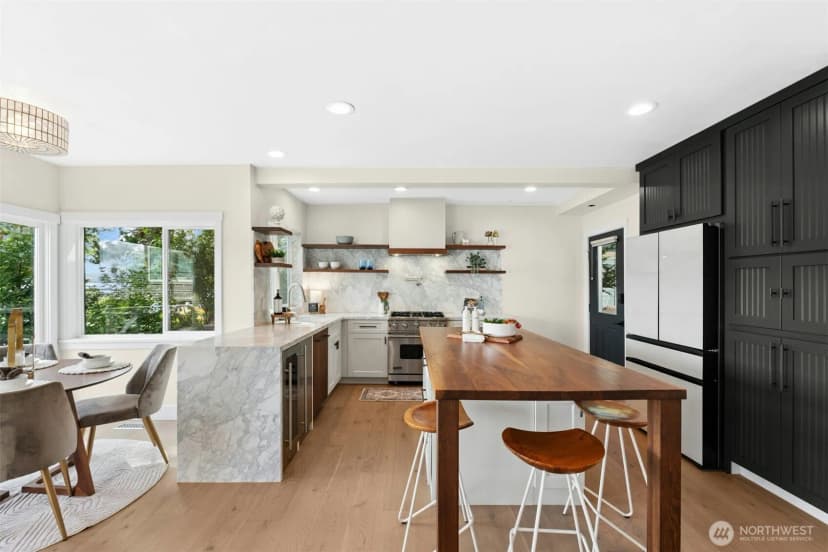Property photo for 11728 Riviera Place Ne, Seattle photo 10