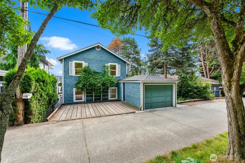 Property photo for 11728 Riviera Place Ne, Seattle photo 34