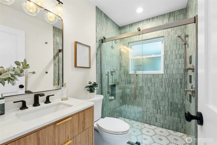 Property photo for 11728 Riviera Place Ne, Seattle photo 22