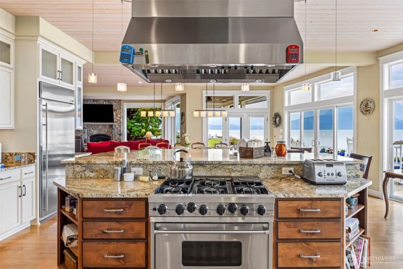 Property photo for 9818 Miami Beach Road Nw, Seabeck photo 18