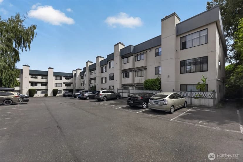 Property photo for 1740 Ne 86th Street #101, Seattle photo 27
