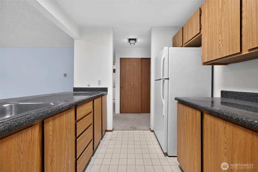 Property photo for 1740 Ne 86th Street #101, Seattle photo 7