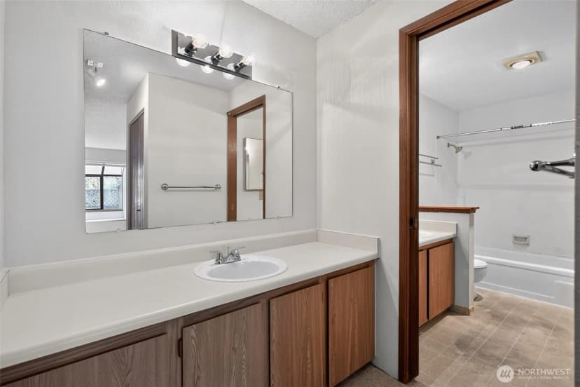 Property photo for 1740 Ne 86th Street #101, Seattle photo 18