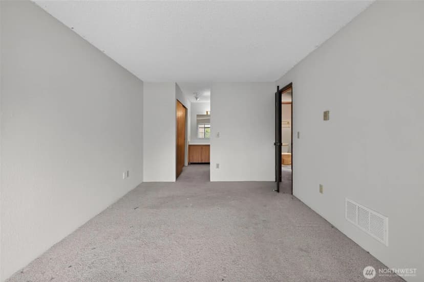 Property photo for 1740 Ne 86th Street #101, Seattle photo 17