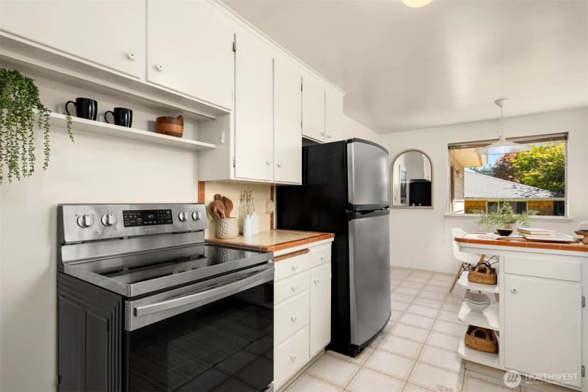 Property photo for 7428 229th Street Sw, Edmonds photo 15