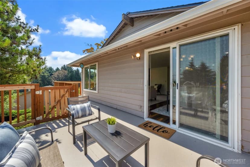 Property photo for 19524 53rd Avenue Ne, Lake Forest Park photo 16