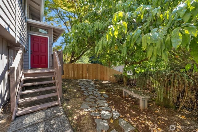 Property photo for 19524 53rd Avenue Ne, Lake Forest Park photo 5