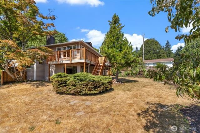 Property photo for 19524 53rd Avenue Ne, Lake Forest Park