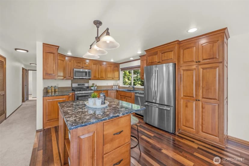 Property photo for 19524 53rd Avenue Ne, Lake Forest Park photo 14