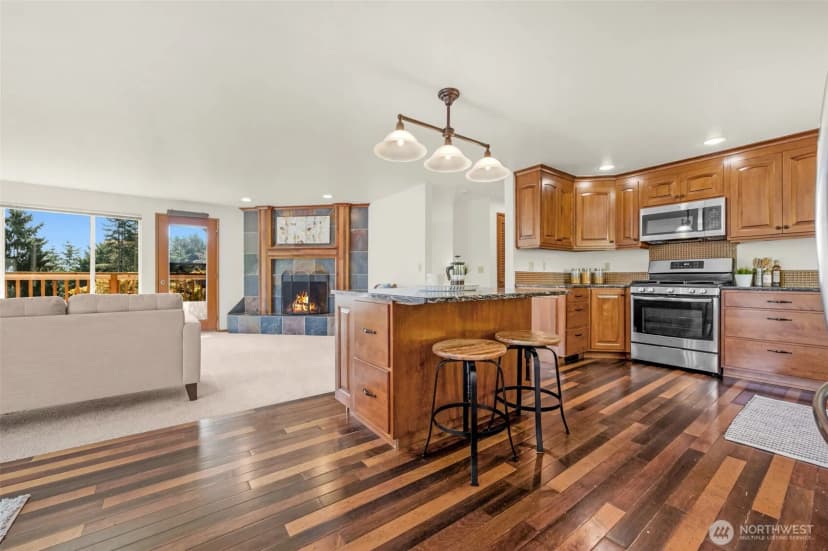 Property photo for 19524 53rd Avenue Ne, Lake Forest Park photo 11