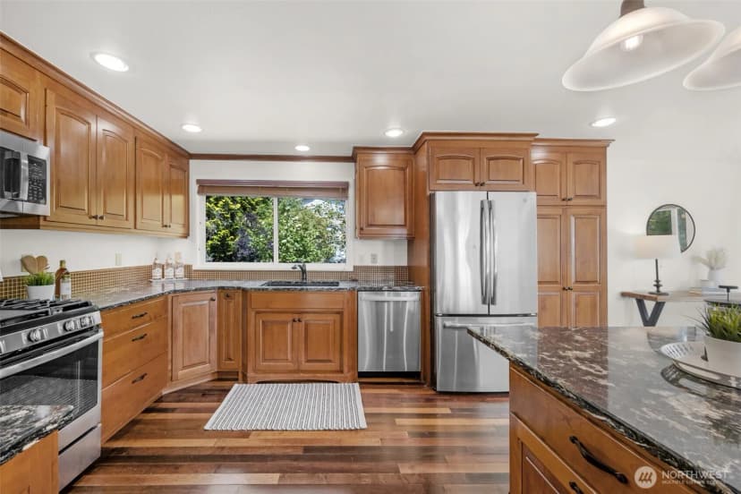 Property photo for 19524 53rd Avenue Ne, Lake Forest Park photo 13