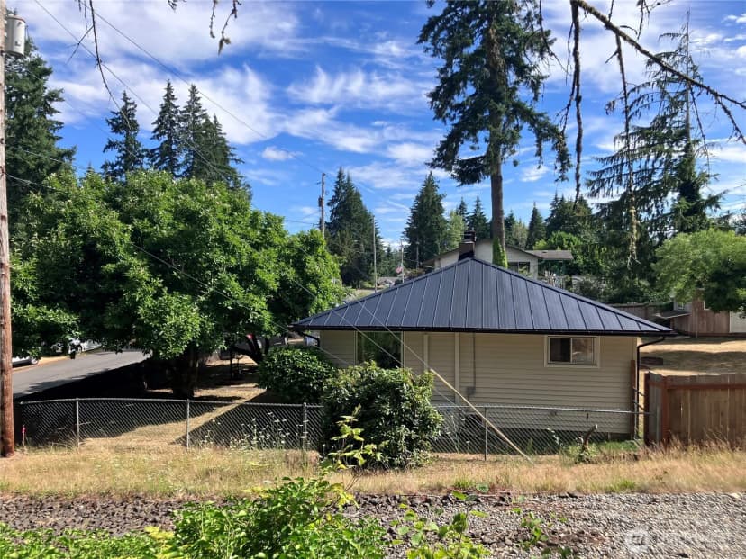 Property photo for 703 S 16th Street, Shelton photo 2