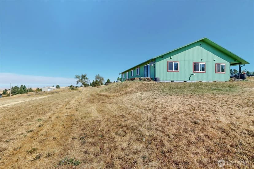 Property photo for 5112 Lewis Peak Road, Waitsburg photo 2