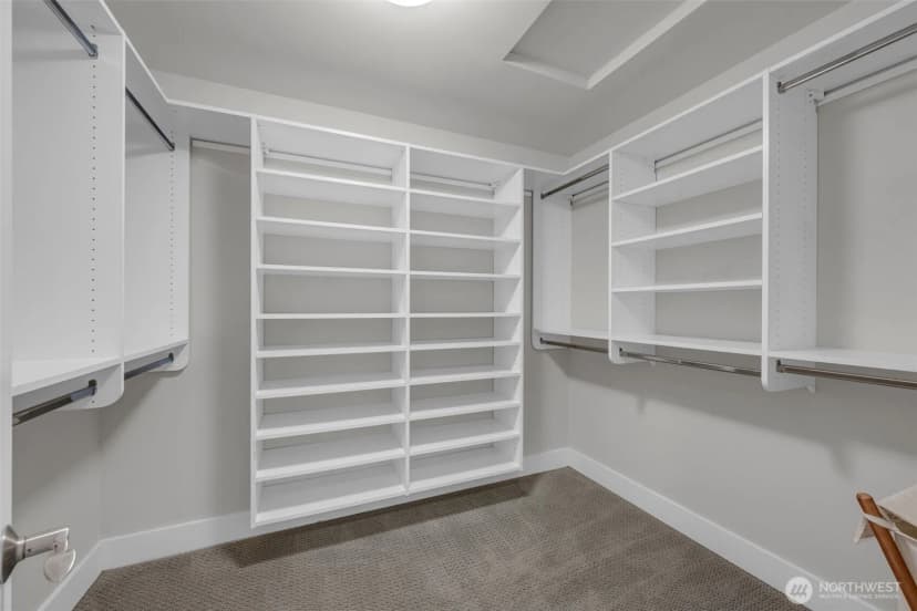 Property photo for 9845 Ne 22nd Street, Bellevue photo 23