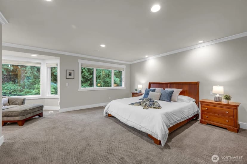 Property photo for 9845 Ne 22nd Street, Bellevue photo 21