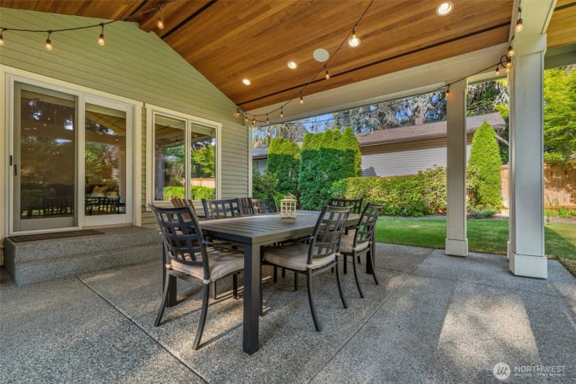 Property photo for 9845 Ne 22nd Street, Bellevue photo 36
