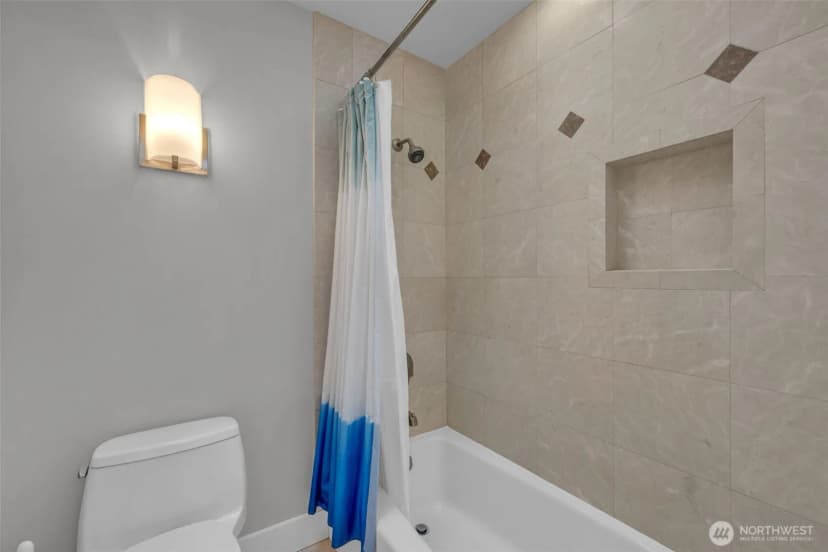Property photo for 9845 Ne 22nd Street, Bellevue photo 30