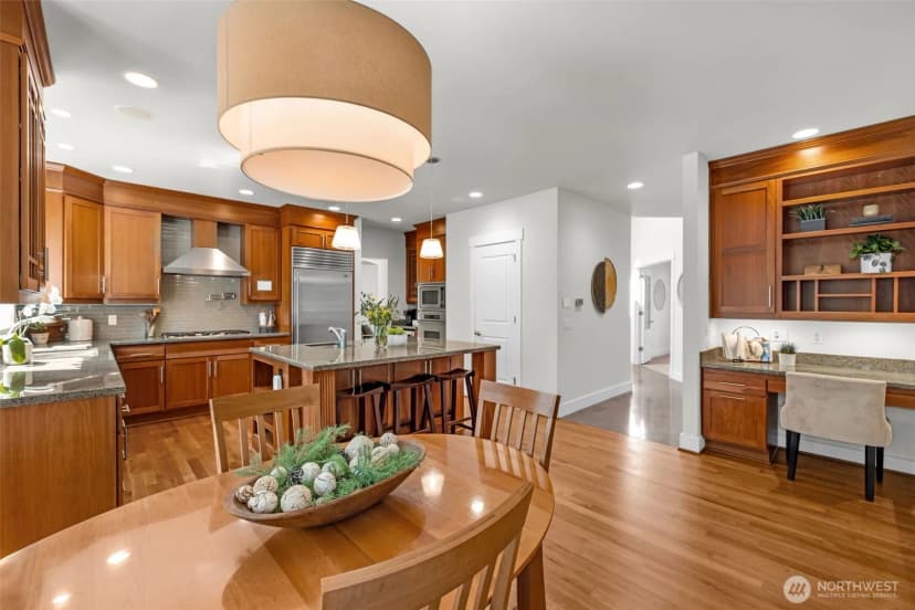 Property photo for 9845 Ne 22nd Street, Bellevue photo 15