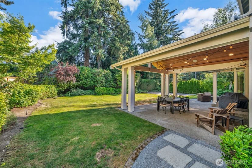 Property photo for 9845 Ne 22nd Street, Bellevue photo 35