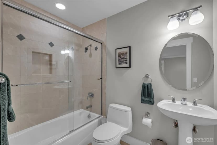 Property photo for 9845 Ne 22nd Street, Bellevue photo 29