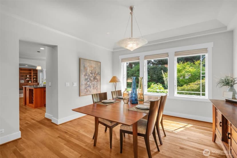 Property photo for 9845 Ne 22nd Street, Bellevue photo 17