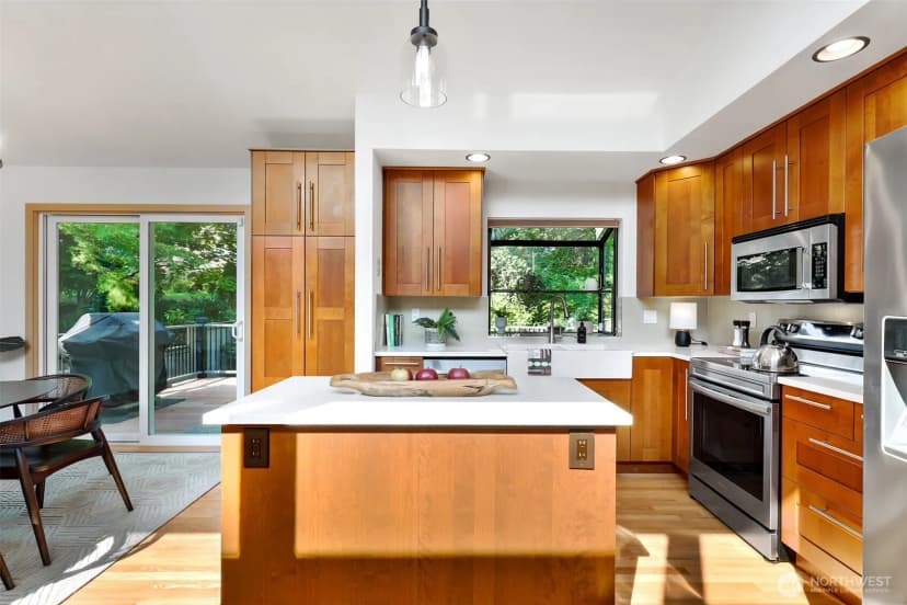 Property photo for 9559 45th Avenue Ne, Seattle photo 10