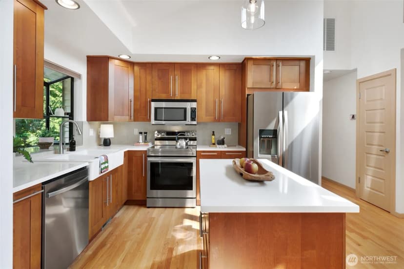 Property photo for 9559 45th Avenue Ne, Seattle photo 12